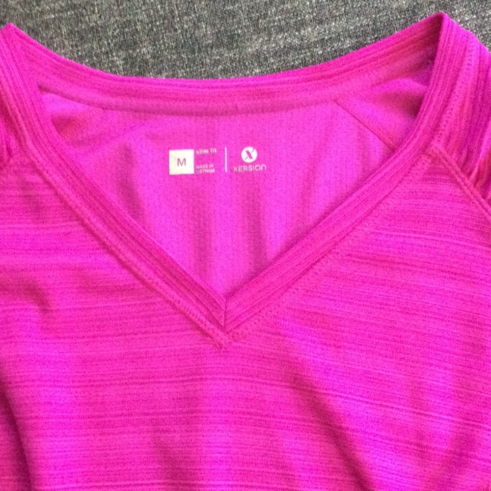 Xersion v-neck top - Picture 5 of 5